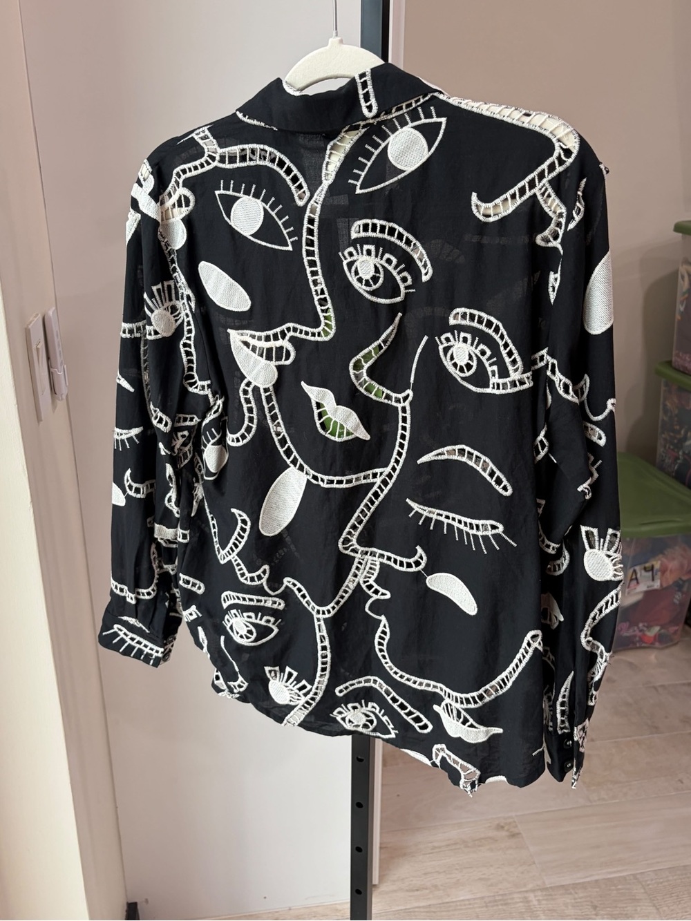 Farm Rio Richelieu Faces Shirt - Picture 11 of 12